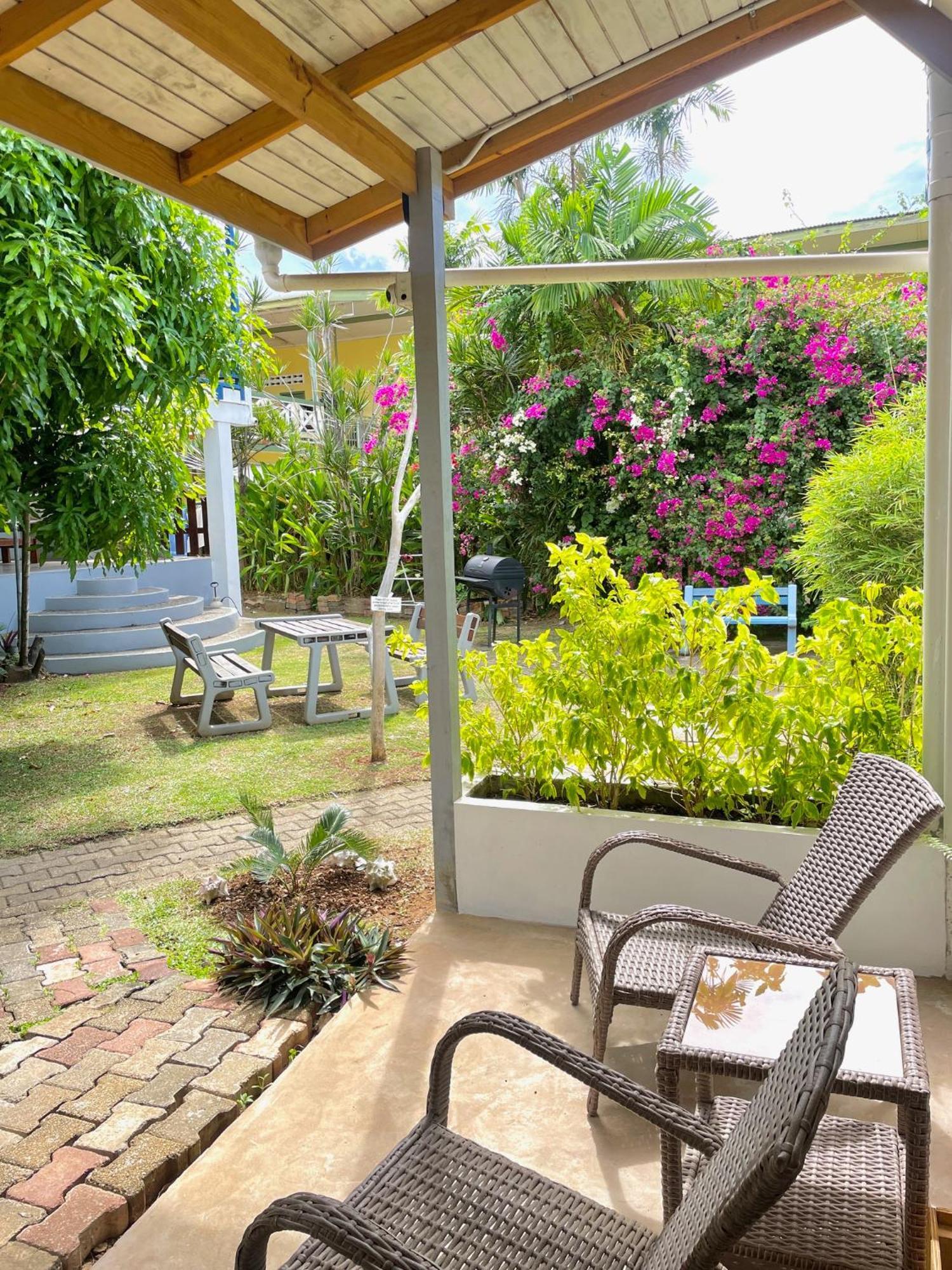 Bananaquit Tobago -Stay Near The Beach Crown Point Exterior foto