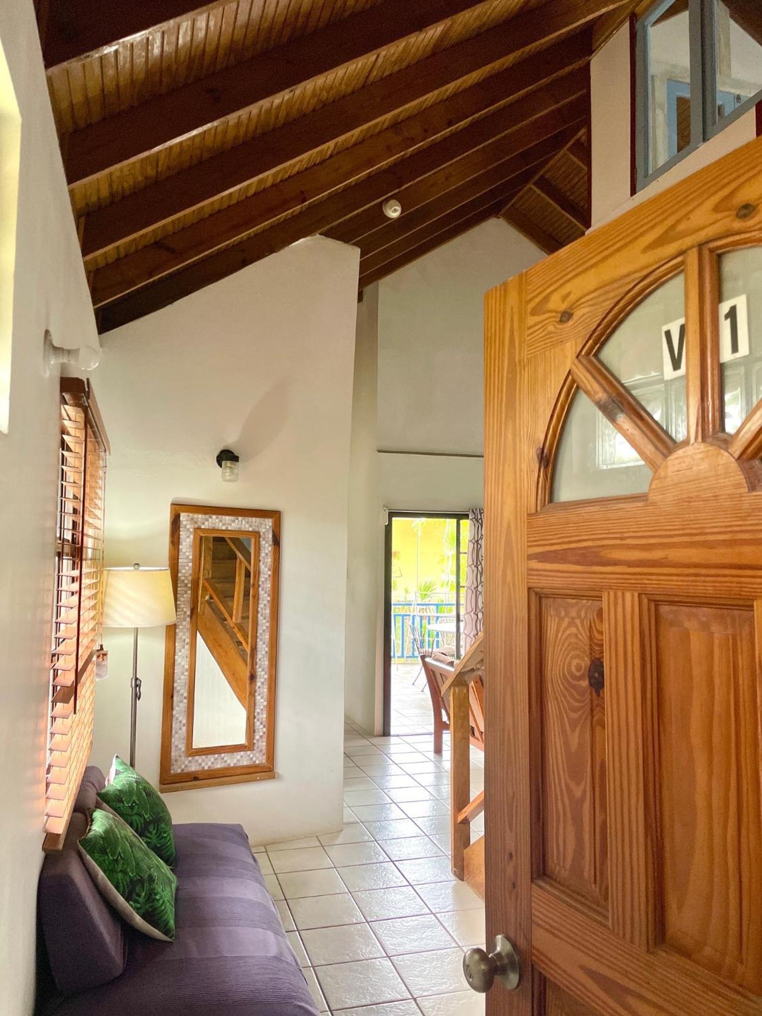 Bananaquit Tobago -Stay Near The Beach Crown Point Exterior foto