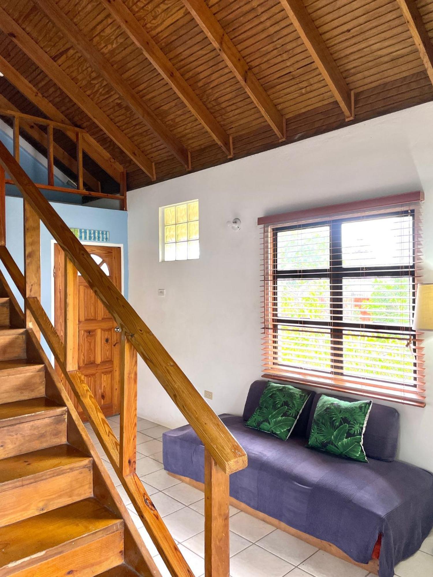 Bananaquit Tobago -Stay Near The Beach Crown Point Exterior foto