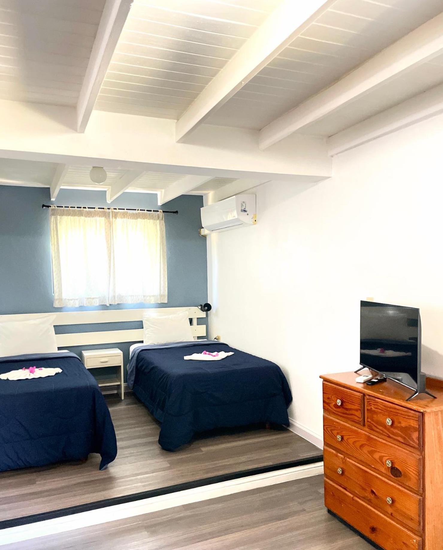 Bananaquit Tobago -Stay Near The Beach Crown Point Exterior foto