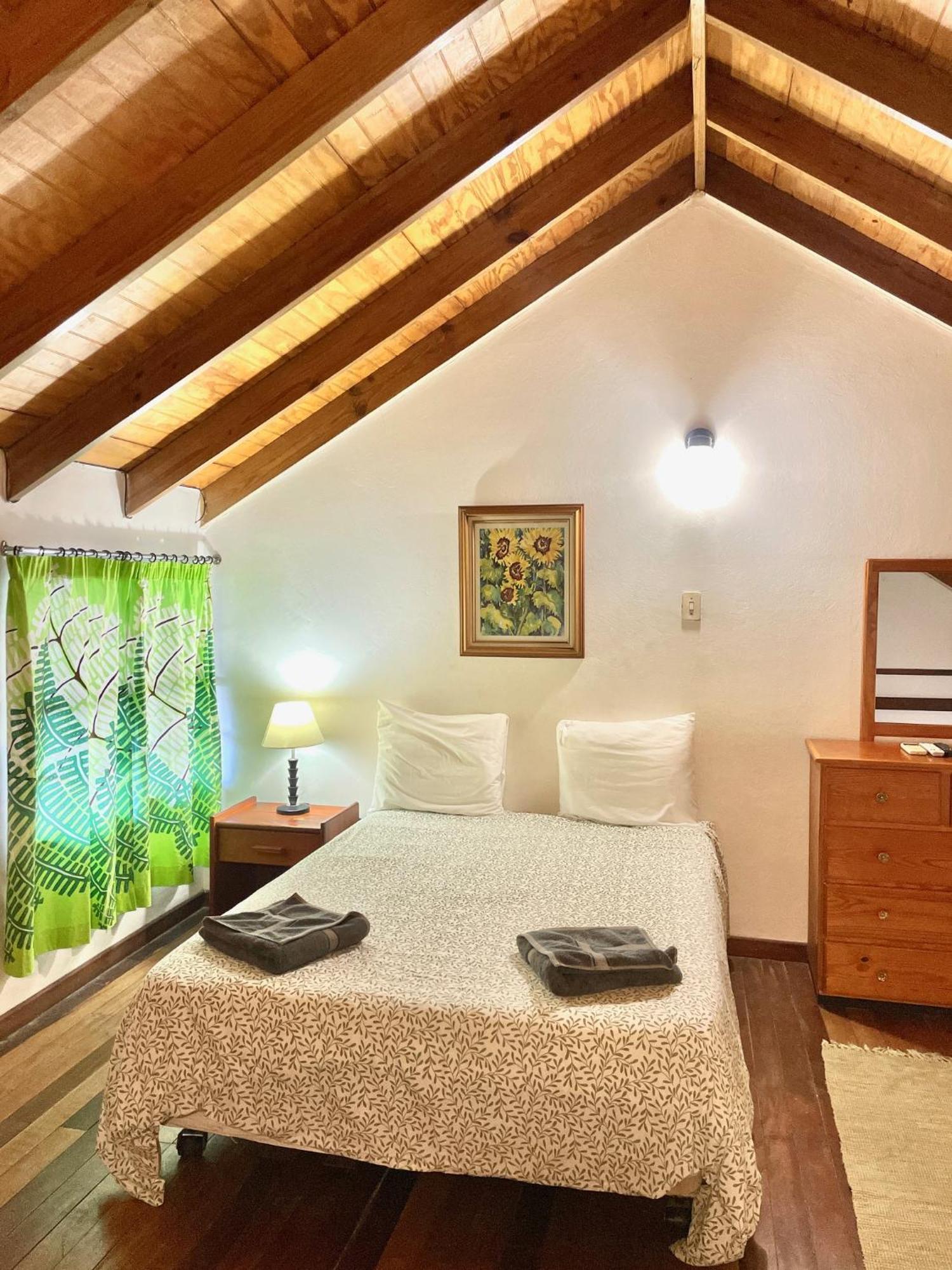 Bananaquit Tobago -Stay Near The Beach Crown Point Exterior foto
