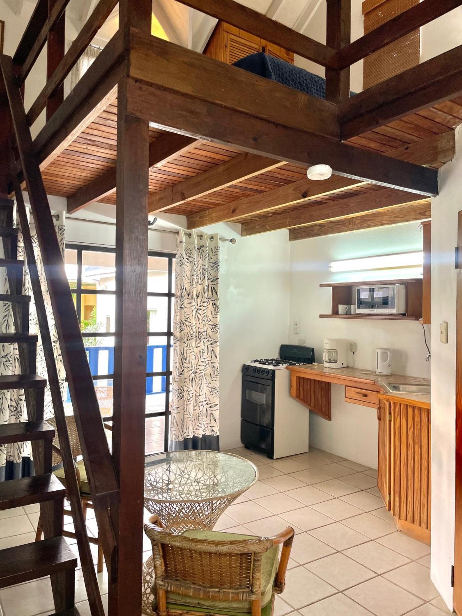 Bananaquit Tobago -Stay Near The Beach Crown Point Exterior foto