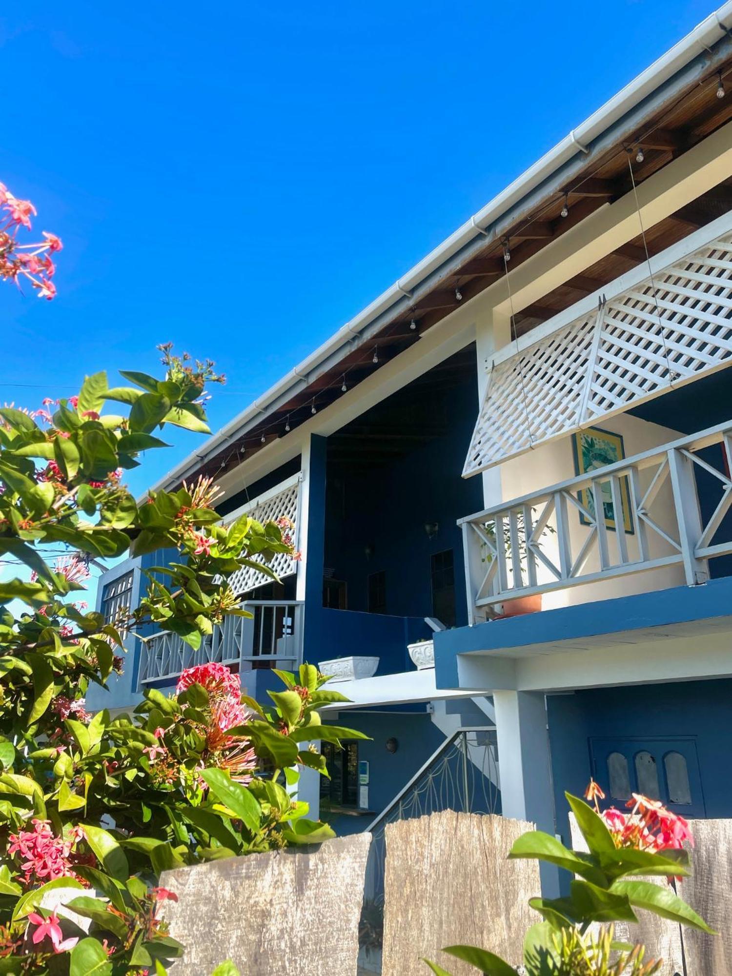Bananaquit Tobago -Stay Near The Beach Crown Point Exterior foto