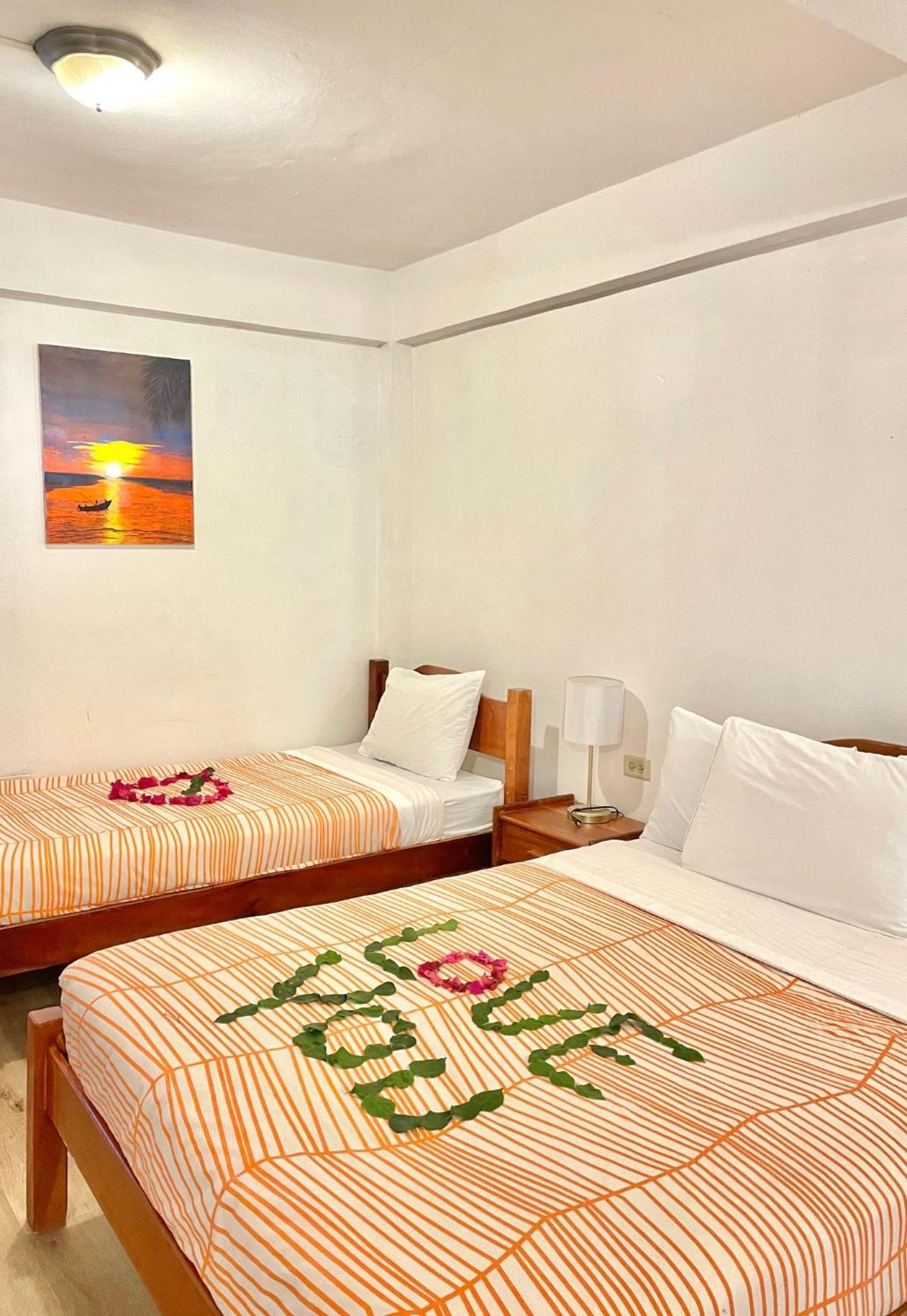 Bananaquit Tobago -Stay Near The Beach Crown Point Exterior foto
